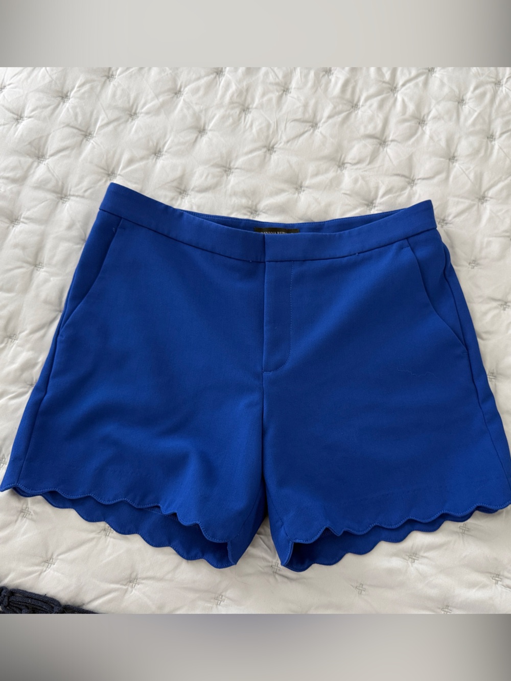 NWOT Banana Republic Cobalt Scalloped Hem Shorts